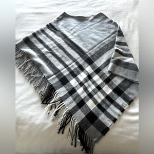 Vfraas fringed poncho